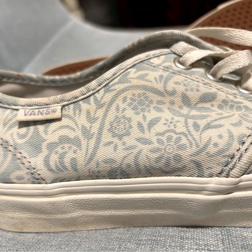 Vans size 9 shoes